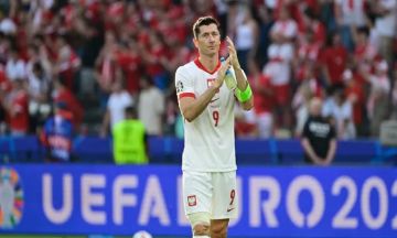 ليفاندوفسكي يثير موجة غضب في برشلونة بسبب بولندا 