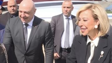 الرئيس عون واللبنانية الأولى غادرا إلى روما