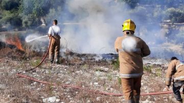 جنوبا: حريق كبير وفرق الإطفاء في حالة استنفار خشية من تمدده! جنوبا: حريق كبير وفرق الإطفاء في حالة استنفار خشية من تمدده!