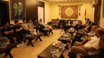 النائب عز الدين استقبل وفدا من فعاليات صور في مكتبه النائب عز الدين استقبل وفدا من فعاليات صور في مكتبه