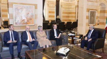 سلام بحث مع وفد من الاتحاد الأوروبي دعم الجيش وقوى الأمن واستقبل رئيس المجلس الإسلامي العلوي سلام بحث مع وفد من الاتحاد الأوروبي دعم الجيش وقوى الأمن واستقبل رئيس المجلس الإسلامي العلوي