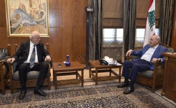 بري استقبل نقيب المحامين وعرض مع وزير العدل الاوضاع العامة وشؤونا تشريعية بري استقبل نقيب المحامين وعرض مع وزير العدل الاوضاع العامة وشؤونا تشريعية