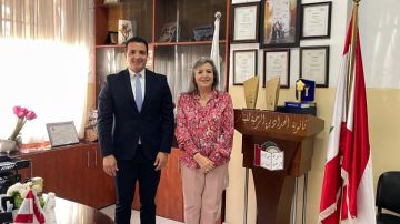 مطر زار ثانوية الحدادين للبنات في طرابلس للتهنئة بفوزها في تحدي القراءة العربي وحصولها على لقب المدرسة المتميزة