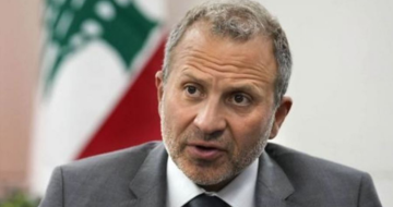 باسيل: الحكومة تشجع السوريين على البقاء في لبنان لا بل أكثر تشجعهم على أن يأتوا من سوريا إلى لبنان باسيل: الحكومة تشجع السوريين على البقاء في لبنان لا بل أكثر تشجعهم على أن يأتوا من سوريا إلى لبنان