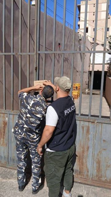 دجاج فاسد وفئران داخل مسلخ دجاج في جبل محسن دجاج فاسد وفئران داخل مسلخ دجاج في جبل محسن