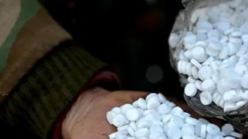 على أوتوستراد زوق مصبح... يروجون المخدرات!