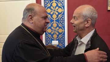 المطران ابراهيم استقبل المهندس نكد مهنئا بسلامة العودة المطران ابراهيم استقبل المهندس نكد مهنئا بسلامة العودة