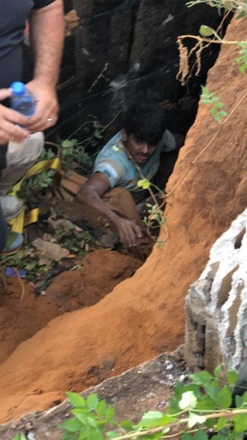 بالصور.. انهيار حائط داخل ورشة بناء في محلة الضم والفرز وعمليات إنقاذ مستمرة بالصور.. انهيار حائط داخل ورشة بناء في محلة الضم والفرز وعمليات إنقاذ مستمرة