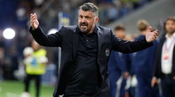 قبل مواجهة إسرائيل.. غاتوزو يساند غزة مجددا قبل مواجهة إسرائيل.. غاتوزو يساند غزة مجددا