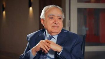 وزير الثقافة ناعيا طليع حمدان: سلام على شاعر لا يموت وزير الثقافة ناعيا طليع حمدان: سلام على شاعر لا يموت