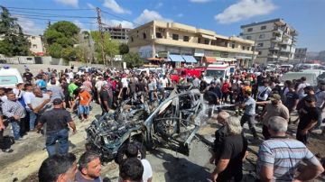 إرتقاء شخصان وجريح في زبدين