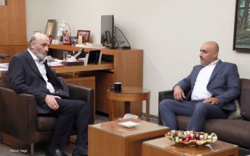 جعجع يواصل لقاءاته مع المجالس البلدية والاختيارية في معراب