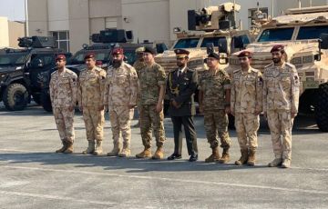 قائد الجيش يقوم بجولة على عدد من الوحدات العسكرية القطرية في ختام زيارته لدولة قطر