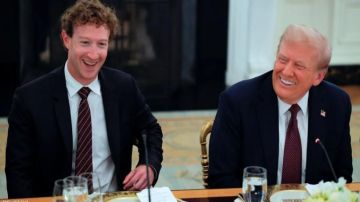 لهذا السبب عقد زوكربرغ اجتماعا سريا قبل لقائه ترامب! لهذا السبب عقد زوكربرغ اجتماعا سريا قبل لقائه ترامب!