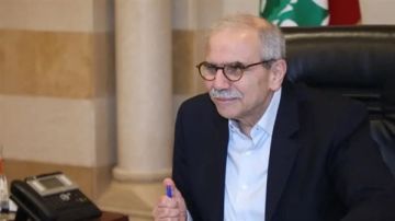سلام يتسلم تقريرا لتفادي تصنيف لبنان على اللائحة السوداء سلام يتسلم تقريرا لتفادي تصنيف لبنان على اللائحة السوداء