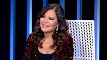 فيديو مؤثر.. كارمن لبس تبكي بسبب الحب والخذلان! فيديو مؤثر.. كارمن لبس تبكي بسبب الحب والخذلان!