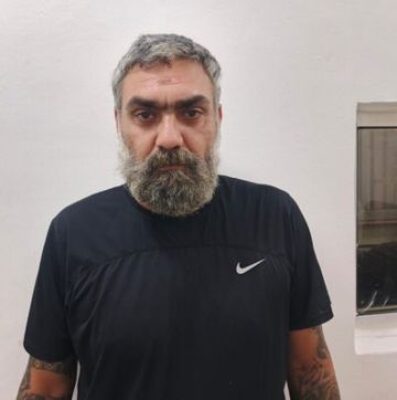 قوى الأمن عممت صورة موقوف بجرم استيلاء على متجر في بئر حسن والاشتباه بفرض خوة