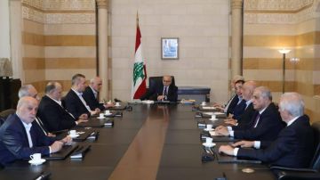 وفد نيابي في السراي... علي حسن خليل: لإجراء الانتخابات وفق القانون النافذ وفد نيابي في السراي... علي حسن خليل: لإجراء الانتخابات وفق القانون النافذ