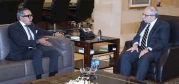 السفير المصري زار سلام: لنستغل حالة الزخم المصاحب لاتفاق وقف النار بغزة لإنهاء النزاع في لبنان السفير المصري زار سلام: لنستغل حالة الزخم المصاحب لاتفاق وقف النار بغزة لإنهاء النزاع في لبنان