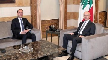 لقاء بين الحجار وخضر... وبحث في الأمور الإنمائية لقاء بين الحجار وخضر... وبحث في الأمور الإنمائية