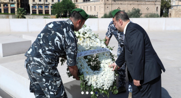 الحجار يكرم ذكرى اللواء الشهيد وسام الحسن بإكليل من الزهر