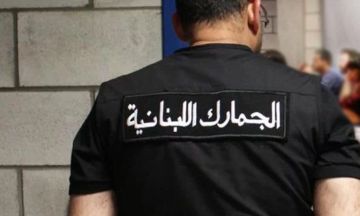 بالفيديو مداهمة في الزهراني الجمارك تضبط كميات ضخمة من الأحذية المهربة بالفيديو مداهمة في الزهراني الجمارك تضبط كميات ضخمة من الأحذية المهربة