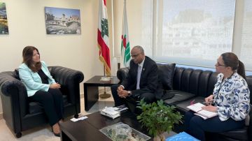 بايراقداريان عرضت مع وفد منظمة الصحة لسبل التعاون بايراقداريان عرضت مع وفد منظمة الصحة لسبل التعاون