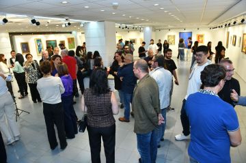 معرض حركات التجريد في جامعة الروح القدس... رحلة في ذاكرة الفن اللبناني بين التراث والحداثة