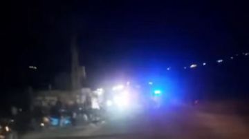 إصابة مواطن جراء غارة من مسيرة استهدفت منطقة الحضايا بين وادي جيلو ويانوح إصابة مواطن جراء غارة من مسيرة استهدفت منطقة الحضايا بين وادي جيلو ويانوح