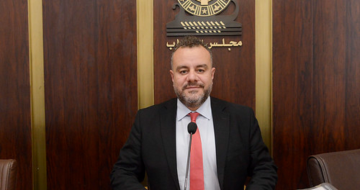 عبد المسيح: تحليق المسيرات الإسرائيلية فوق بيروت وبعبدا ليس مجرد خرق بل استباحة فاضحة لسيادة الدولة في قلب رمزها عبد المسيح: تحليق المسيرات الإسرائيلية فوق بيروت وبعبدا ليس مجرد خرق بل استباحة فاضحة لسيادة الدولة في قلب رمزها