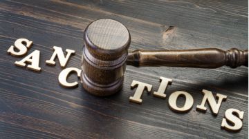 نيوزيلندا تعيد فرض عقوبات على إيران