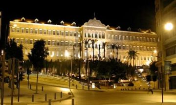 الحكومة تفضل التهدئة وتعلق عمل رسالات مؤقتا الحكومة تفضل التهدئة وتعلق عمل رسالات مؤقتا