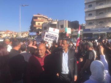 النشرة: أهالي المساجين والمطلوبين نفذوا اعتصاما سلميا عند مدخل بعلبك