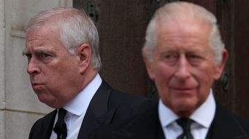 الملك تشارلز يجرد الأمير أندرو من ألقابه ويطالبه بمغادرة القصر الملكي! الملك تشارلز يجرد الأمير أندرو من ألقابه ويطالبه بمغادرة القصر الملكي!