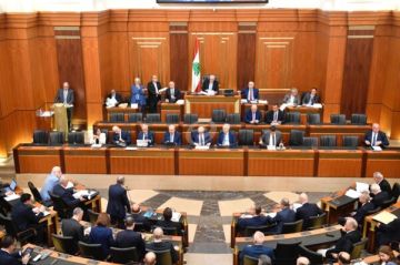 النشرة: اتصالات لإتمام نصاب جلسة مجلس النواب غدا والكفة ترجح إنعقادها النشرة: اتصالات لإتمام نصاب جلسة مجلس النواب غدا والكفة ترجح إنعقادها