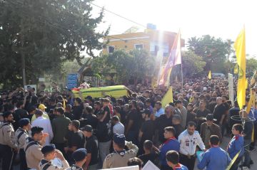 تشييع مهيب للشهيد زين العابدين فتوني في الحلوسية جنوب لبنان تشييع مهيب للشهيد زين العابدين فتوني في الحلوسية جنوب لبنان