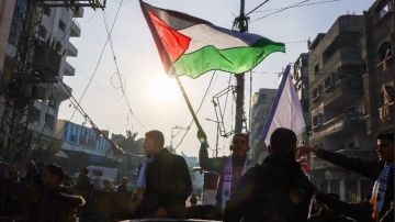 اتفاق على وقف النار في غزة يبدأ اليوم حيز التنفيذ في مرحلته الأولى.. و حماس : الاتفاق يقضي بانسحاب الاحتلال ودخول المساعدات وتبادل الأسرى