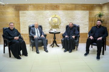 المدير العام للدفاع المدني يستقبل وفدا من الرهبانية الأنطونية المارونية المدير العام للدفاع المدني يستقبل وفدا من الرهبانية الأنطونية المارونية