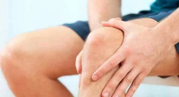 3 خطوات يومية للحفاظ على صحة ساقيك أثناء العمل 3 خطوات يومية للحفاظ على صحة ساقيك أثناء العمل