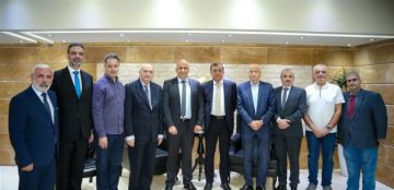 خريش يستقبل النائب سليم الصايغ لبحث دعم قدرات الدفاع المدني ووفد اتحاد نقابات موظفي المصارف خريش يستقبل النائب سليم الصايغ لبحث دعم قدرات الدفاع المدني ووفد اتحاد نقابات موظفي المصارف