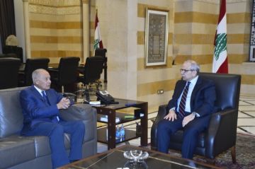 سلام عرض مع أبو الغيط الأوضاع في لبنان والمنطقة