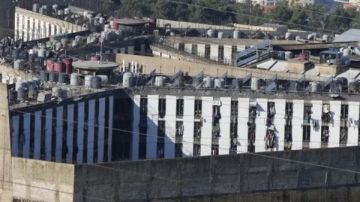 ملف السجناء السوريين أمام مفترق حاسم... وتداعيات تنذر بالتصعيد! ملف السجناء السوريين أمام مفترق حاسم... وتداعيات تنذر بالتصعيد!