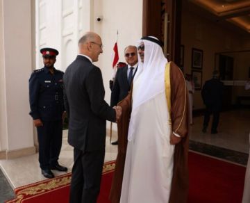 الحجار وصل إلى البحرين لترؤس وفد لبنان في أعمال منتدى حوار المنامة الحجار وصل إلى البحرين لترؤس وفد لبنان في أعمال منتدى حوار المنامة