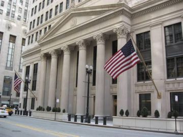 الفيدرالي الأميركي يخفض الفائدة إلى 4 في ثاني خطوة هذا العام الفيدرالي الأميركي يخفض الفائدة إلى 4 في ثاني خطوة هذا العام