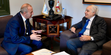 سلامة بحث مع مسؤول بالمنظمة الفرنكوفونية في سبل تفعيل مراكز المطالعة بلبنان والتعاون الثقافي