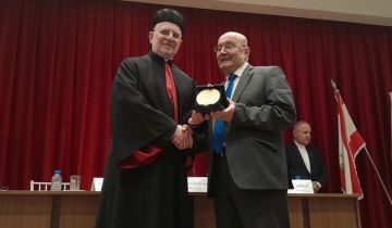 عون ممثلا الراعي في ندوة في جبيل: لنكن ممن يساهمون في صناعة سلام حقيقي عون ممثلا الراعي في ندوة في جبيل: لنكن ممن يساهمون في صناعة سلام حقيقي