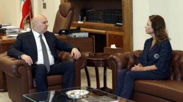 الرئيس عون اطلع من لحود على الحركة السياحية