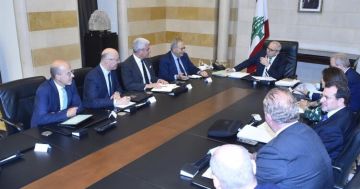 رئيس الحكومة ترأس اجتماعا بحث في التطوير الرقمي ومشروع الهوية الرقمية الموحدة رئيس الحكومة ترأس اجتماعا بحث في التطوير الرقمي ومشروع الهوية الرقمية الموحدة