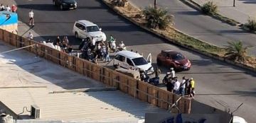 إشكال وإطلاق نار وإصابة سيارات ومحلات بالرصاص (صور) إشكال وإطلاق نار وإصابة سيارات ومحلات بالرصاص (صور)