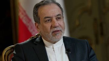 عراقجي: تفعيل آلية الزناد لم يغير الوضع ويضعف المسار الدبلوماسي عراقجي: تفعيل آلية الزناد لم يغير الوضع ويضعف المسار الدبلوماسي